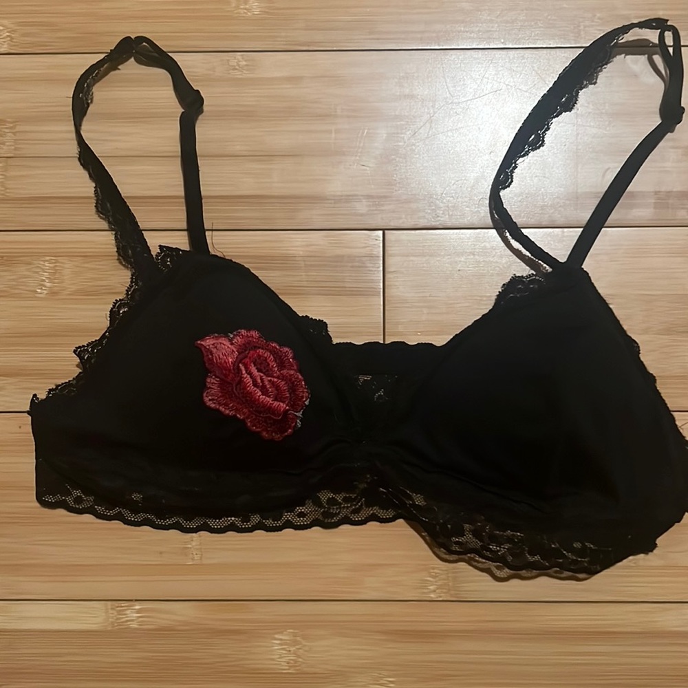 Black lace bra